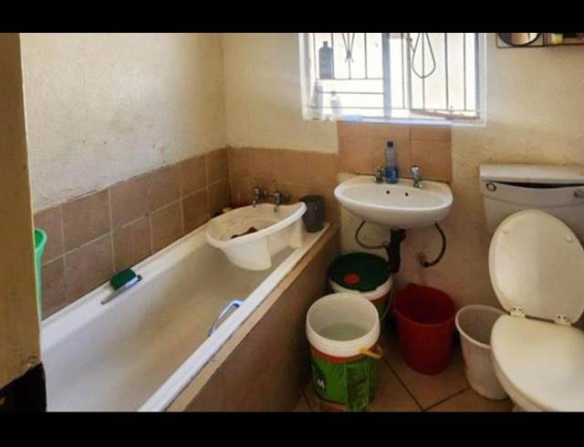 2 BEDROOM HOUSE FOR SALE IN CLAYVILLE